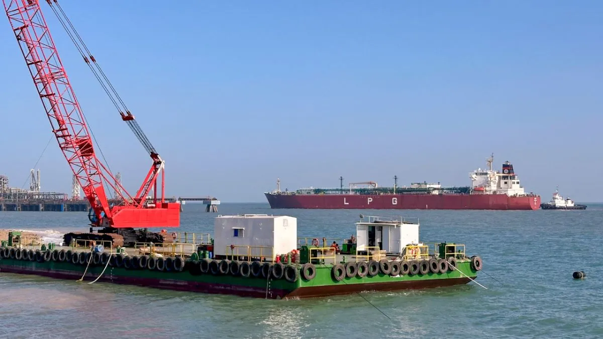 अमेरिका की चीन को कड़ी चेतावनी: ईरान का तेल बीजिंग तक पहुंचने पर लगेगी रोक