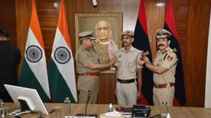 मालवीय नगर अग्निकांड: जान बचाने वाले बहादुर पुलिसकर्मियों को मिला आउट-ऑफ-टर्न प्रमोशन